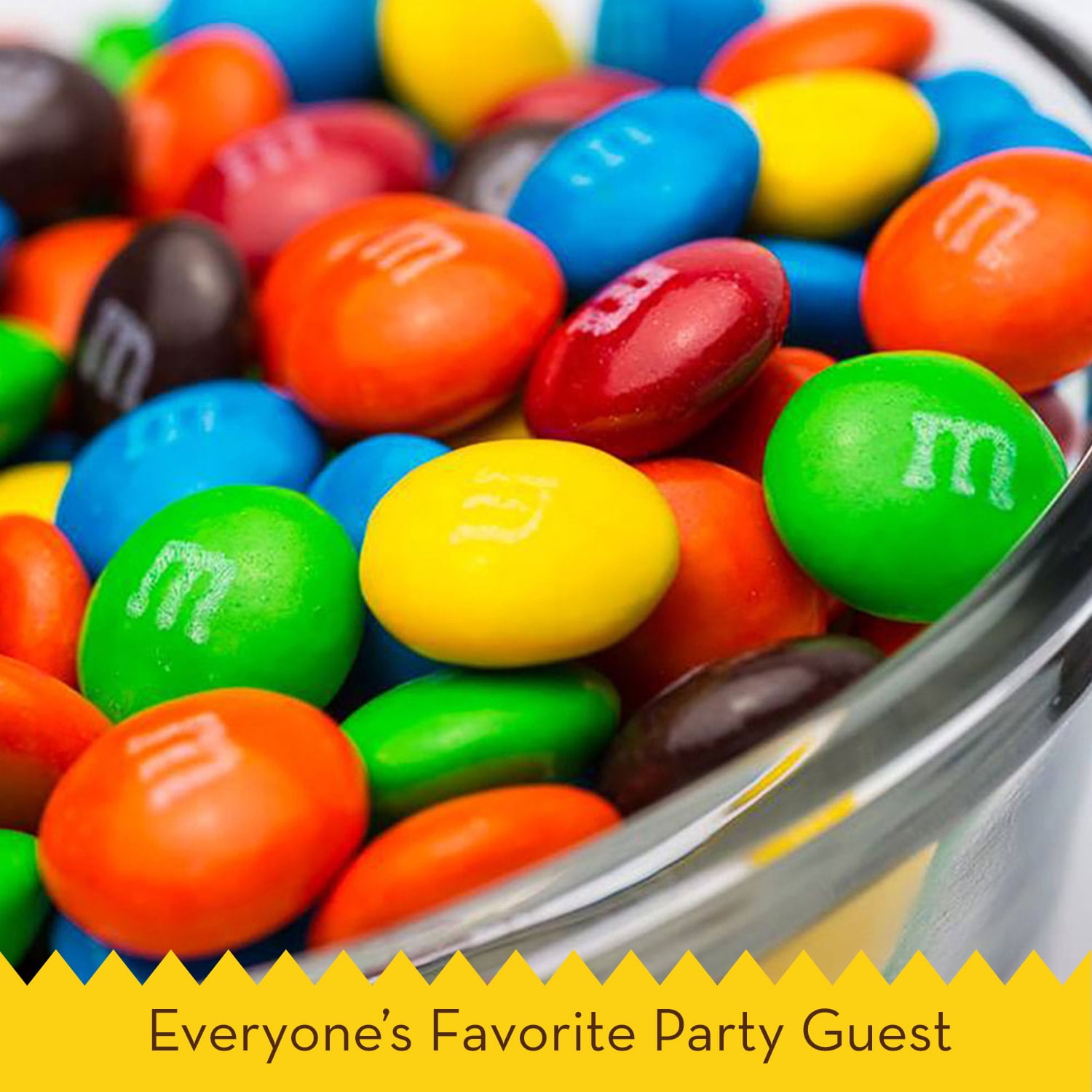 M&M's Family Size Candy, Dark Chocolate, 19.2 Ounce (49% Cacao Dark Chocolate Peanut Candies, 2 Bags)