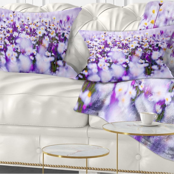Designart Daisy Field Photography Panorama - Floral Throw Pillow - 12x20