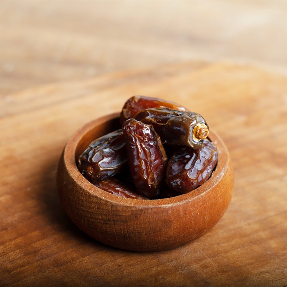EastWest Souk Deluxe Mabroom Dates - 2.2LB Exquisite Saudi Delicacy