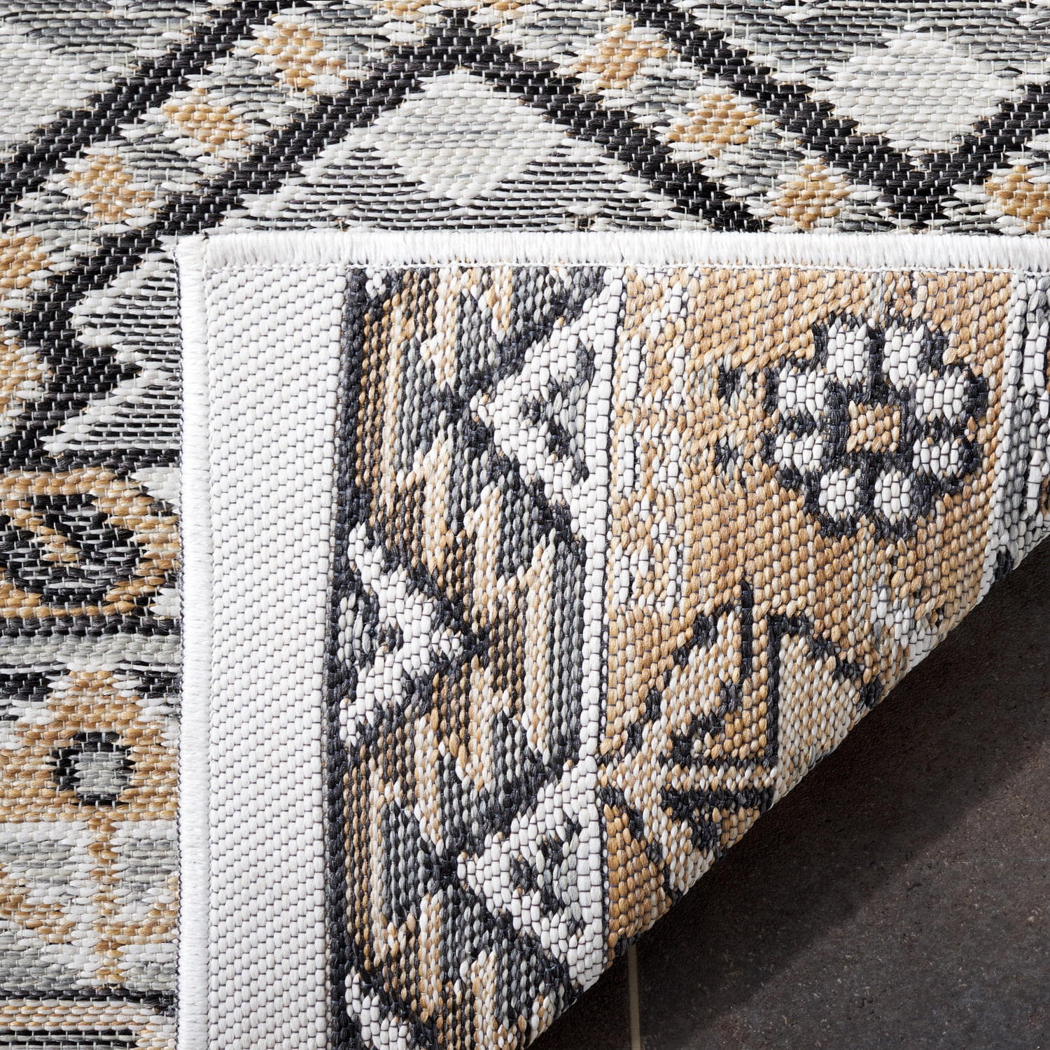 SAFAVIEH Sunrise Katie Floral Reversible Indoor/Outdoor Area Rug, Grey/Beige Black, 5'3" x 7'7"
