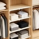 thumbnail image 4 of Estantes divisores de armario y estantes de almacenamiento Estantes ajustables y extensibles para el interior de armarios y guardarropas Longitud y altura ajustables para almacenamiento en capas, 4 of 6