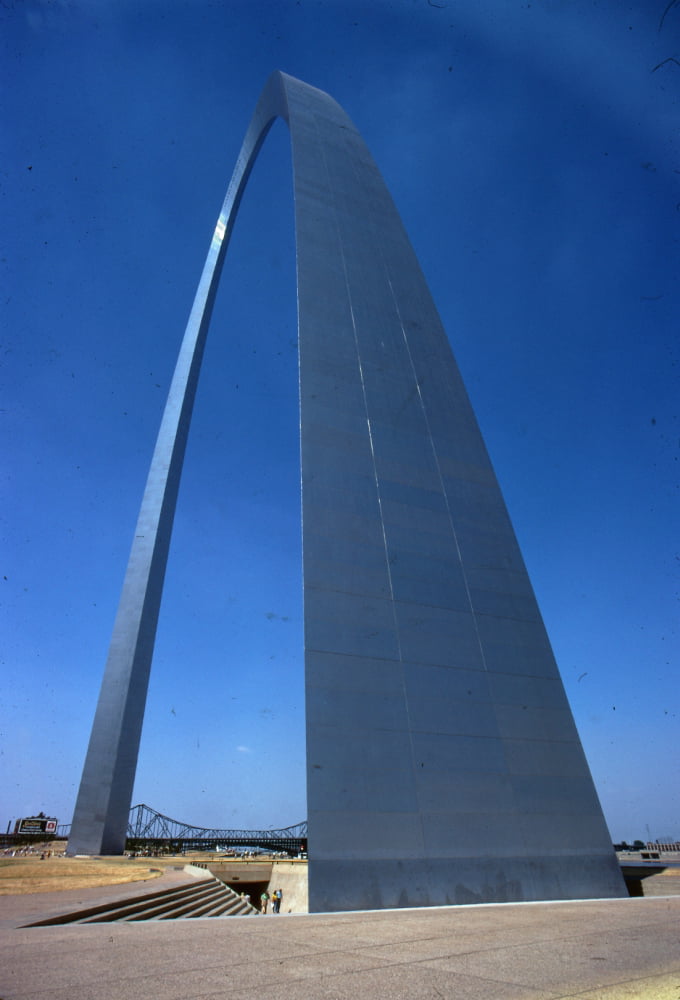 St Louis Gateway Arch Na View Of The Gateway Arch In St Louis Missouri Completed In 1965 After A ...