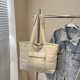 thumbnail image 4 of Bolso de ordenador de un hombro de lona acolchado, bolsa portátil de gran capacidad, bolso de hombro de viaje acolchado y ligero con bolsillo delantero, beige/azul marino/negro, 4 of 6