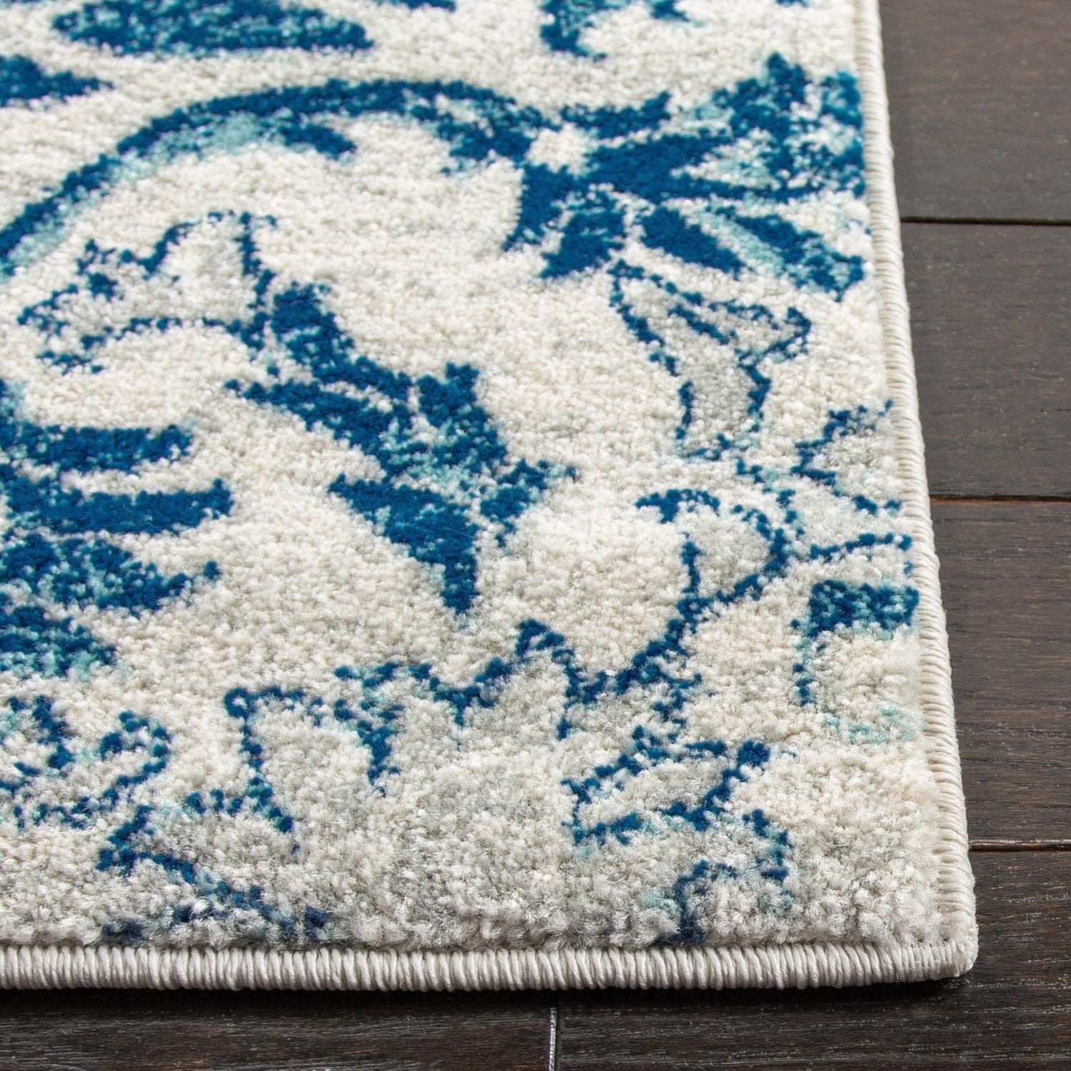 Safavieh Evoke Ksenija Floral Area Rug