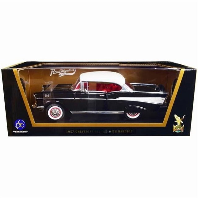 1957 Chevrolet Bel Air Toit Rigide Noir avec Dessus Blanc et Intérieur Rouge Modèle Réduit 1/18 par Road Signature