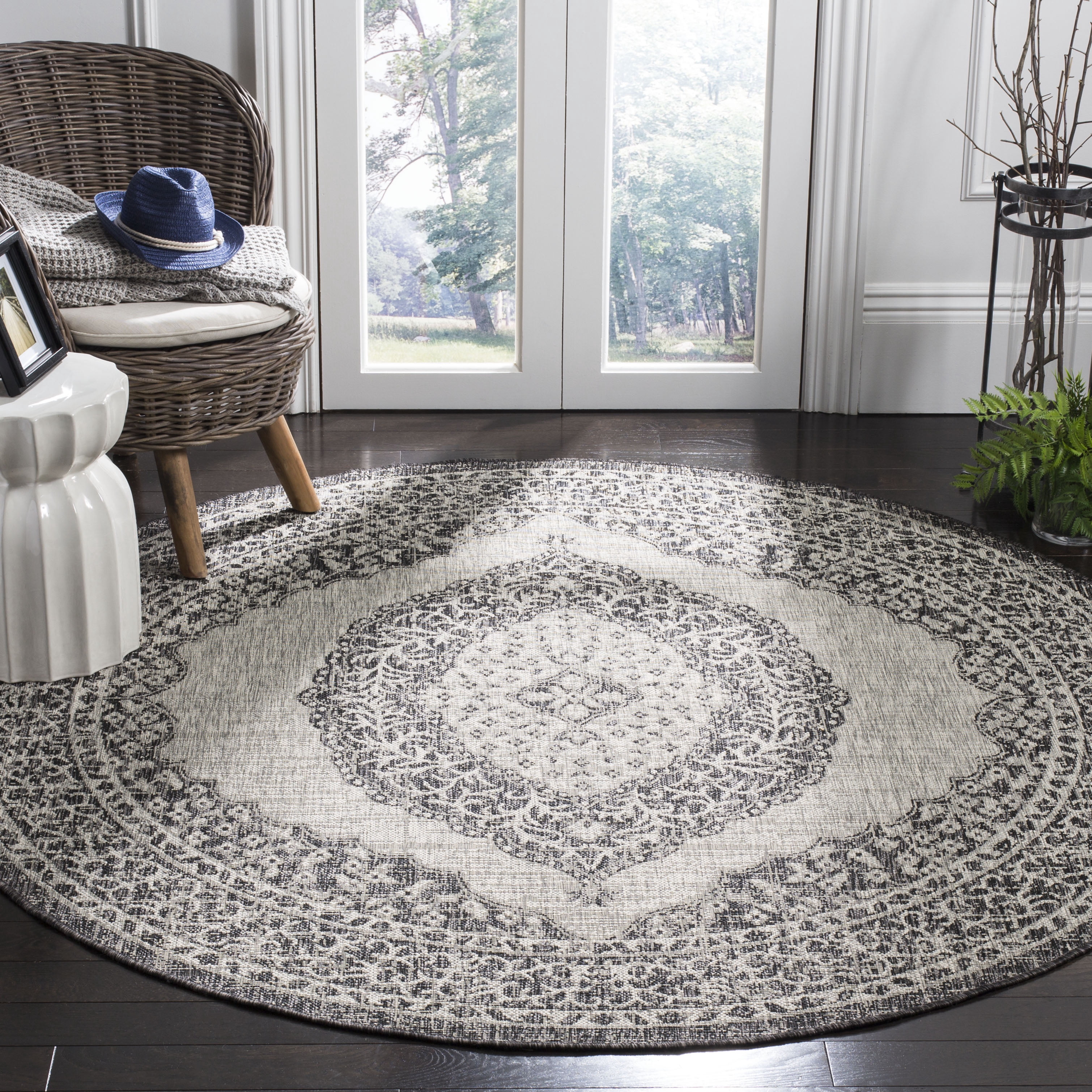 SAFAVIEH Courtyard Avi Medallion Indoor/Outdoor Area Rug, Light Grey/Black, 6'7" x 6'7" Round