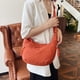 thumbnail image 5 of Bolso Cruzado Crescent para Mujer Diario Al Aire Libre Con Correa Ajustable Gran Capacidad, 5 of 9