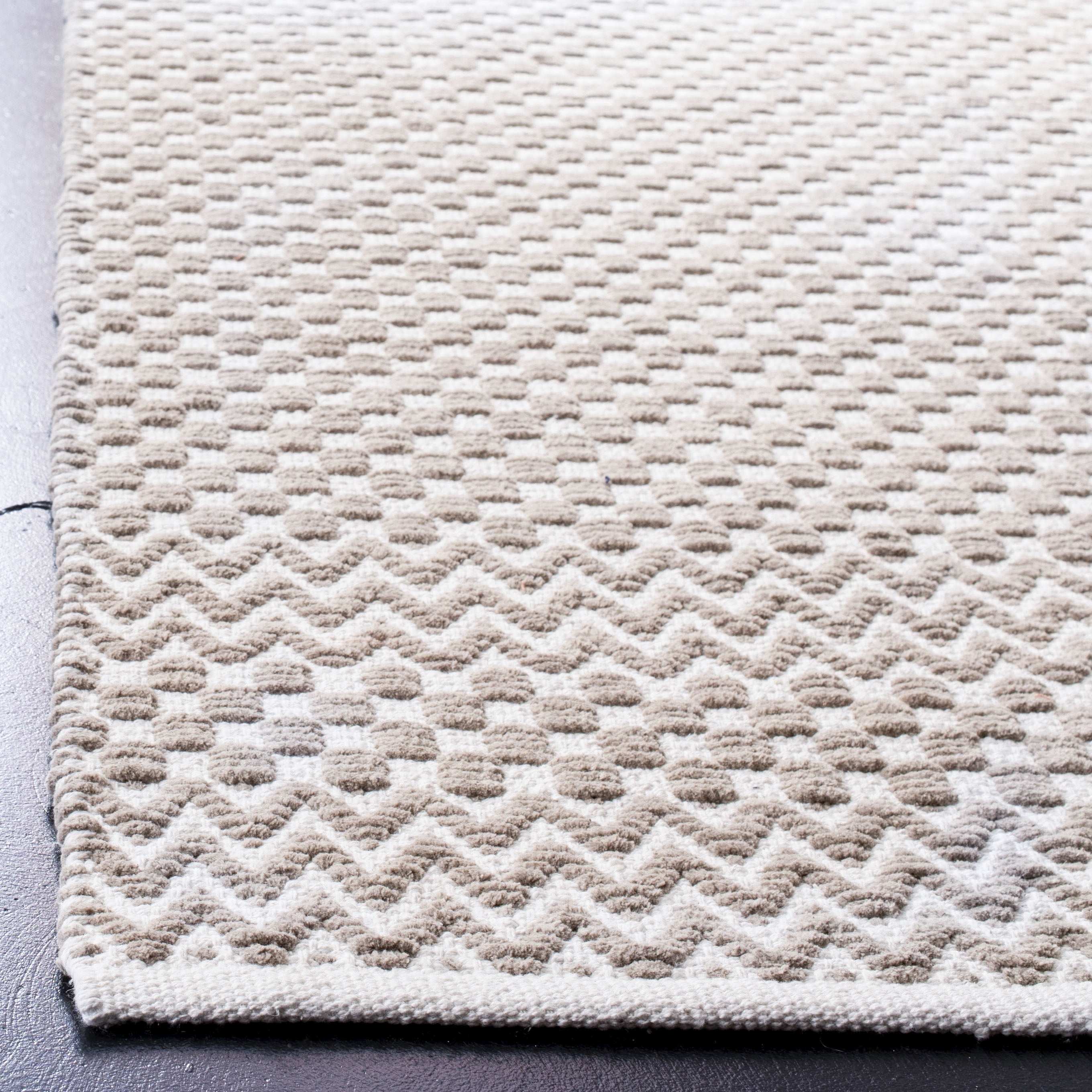 SAFAVIEH Boston Peter Geometric Cotton Area Rug, Taupe, 4' x 6'