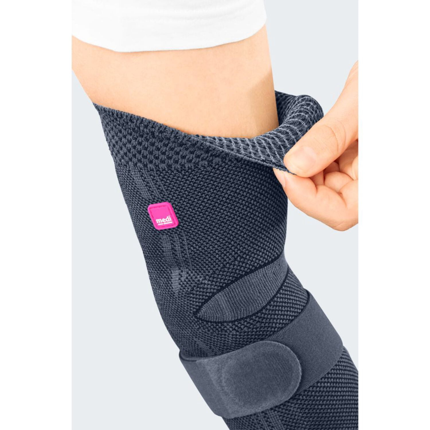 medi Epicomed Elbow Support w/Accu-Pressure Silicone Insert, II, Silver