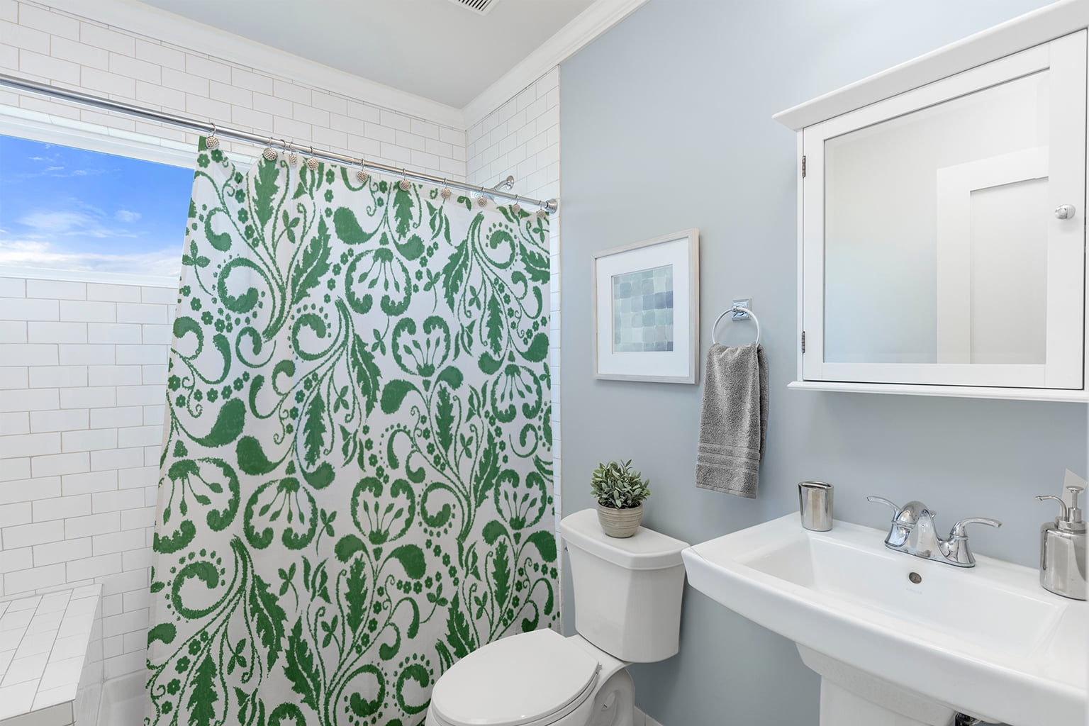 Simply Daisy 70" W x 73" L Aurora Polyester Shower Curtain, Green [1 Ct]