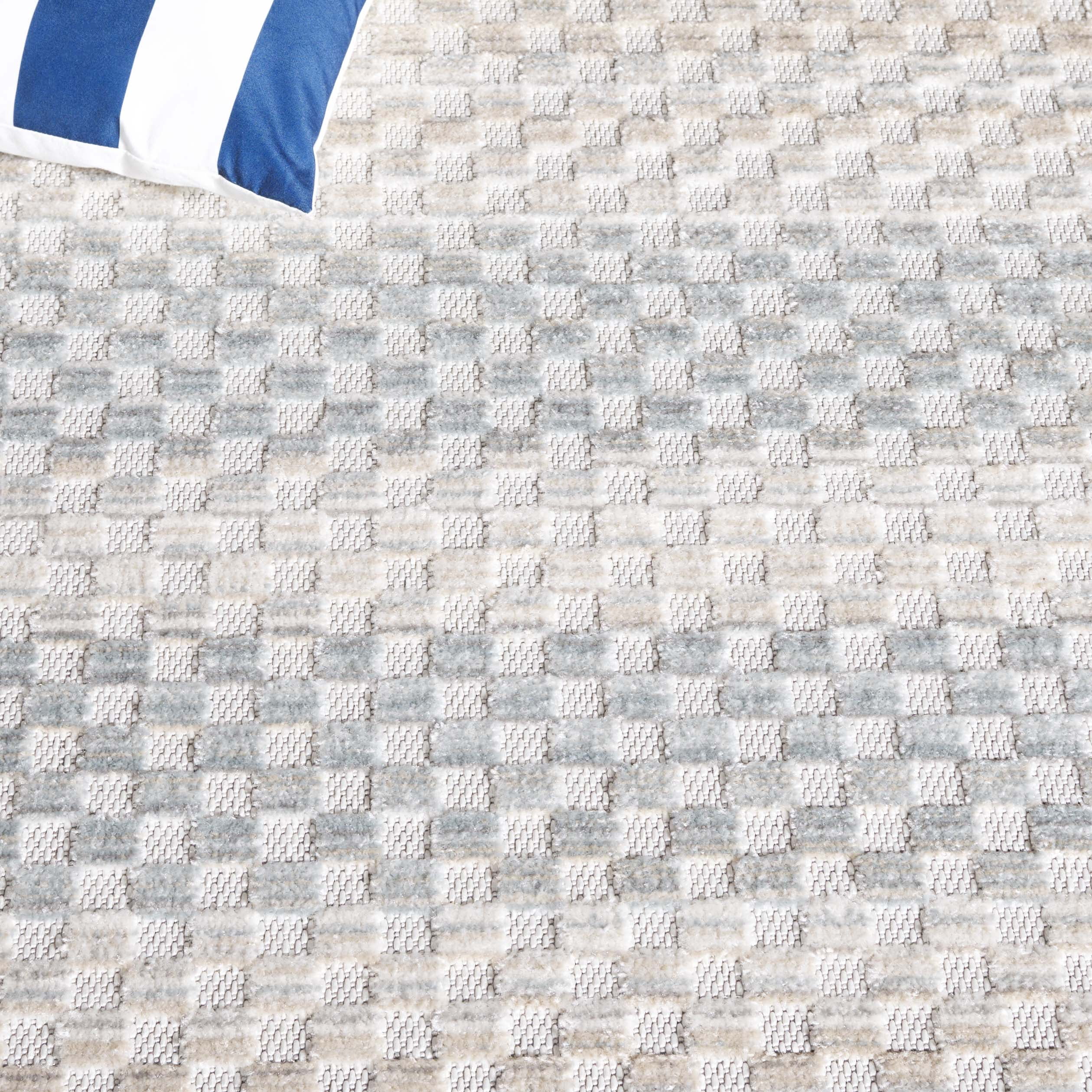 SAFAVIEH Stella Chauncey Geometric Indoor/Outdoor Area Rug, Beige/Blue, 6'7" x 6'7" Round