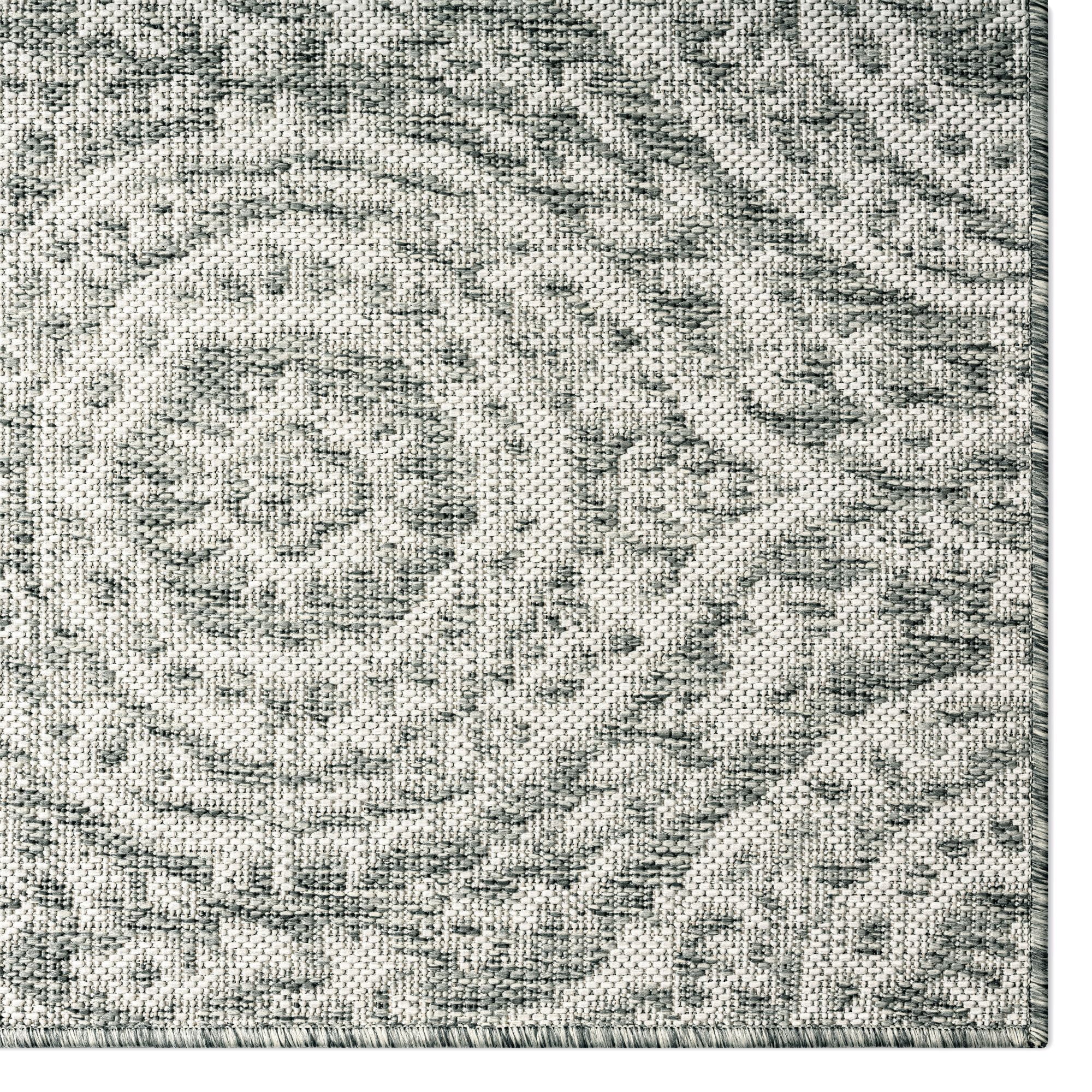 Nicole Miller New York Patio Country Zoe Moroccan Damask Indoor/Outdoor Area Rug, Grey/Ivory , 7'9"x10'2"
