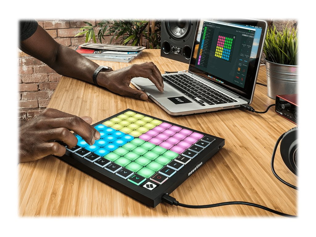Novation Launchpad X - MIDI controller - USB - 64 drum pads