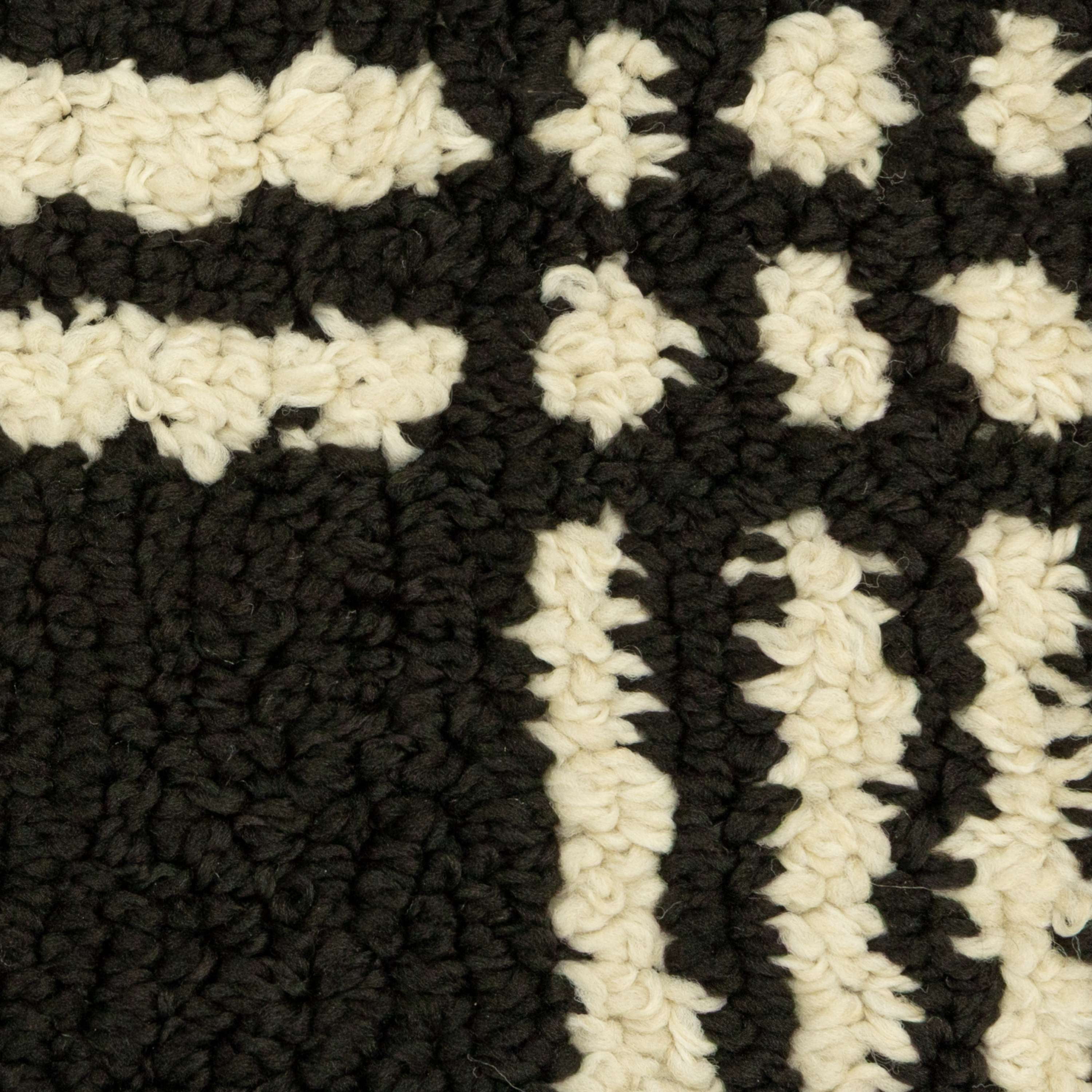 Mainstays Transitional Grid Plaid Black Indoor Runner Rug, 2' x 6'