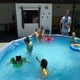 thumbnail image 2 of Chaleco de Natación Salvavidas con Correas Ajustables para Niños 30 a 50 Libras, 2 of 5