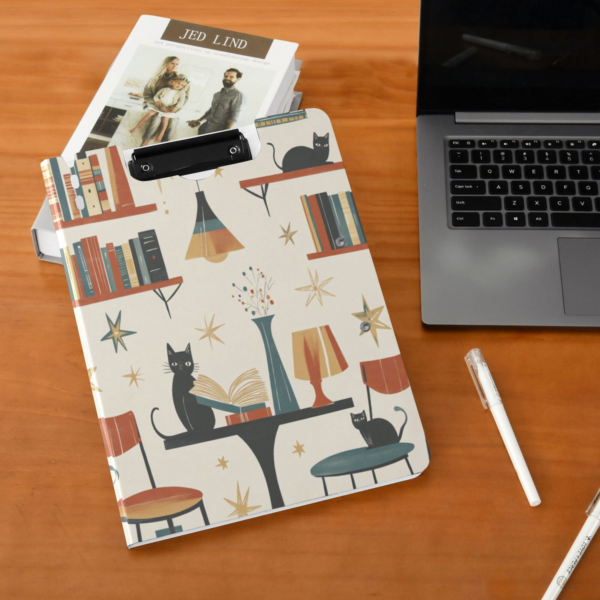 FORMRS A4 Clipboard Folder with Pen Holder Horizontal Foldable School Office Binder, Cats Reading Pattern
