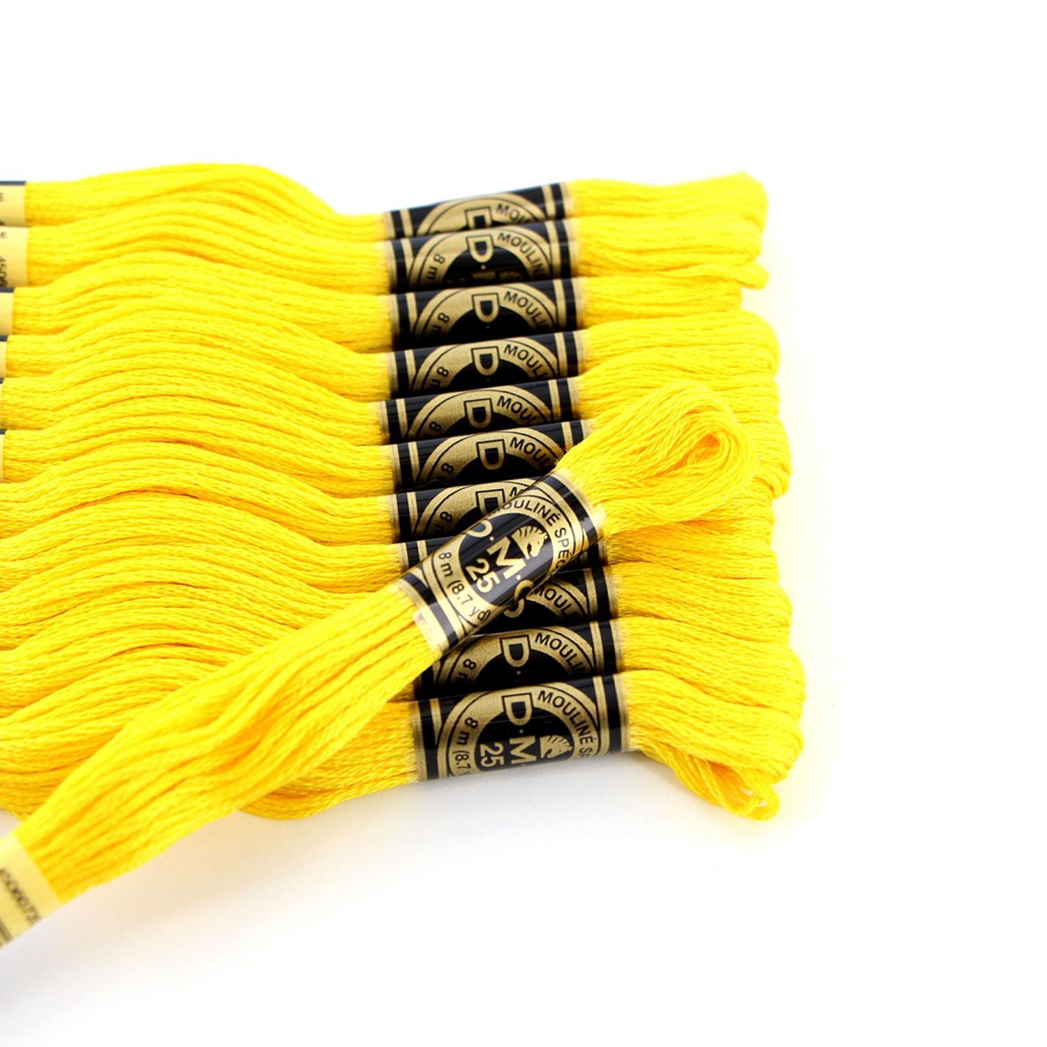 DMC Coton à broder 6 brins 8m jaune