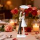 thumbnail image 5 of Adorno decorativo con escena de pareja bajo paraguas para San Valentín, figura de resina con escena romántica para el hogar y la boda, centro de mesa, decoración del hogar, decoración de la habitación, 5 of 6
