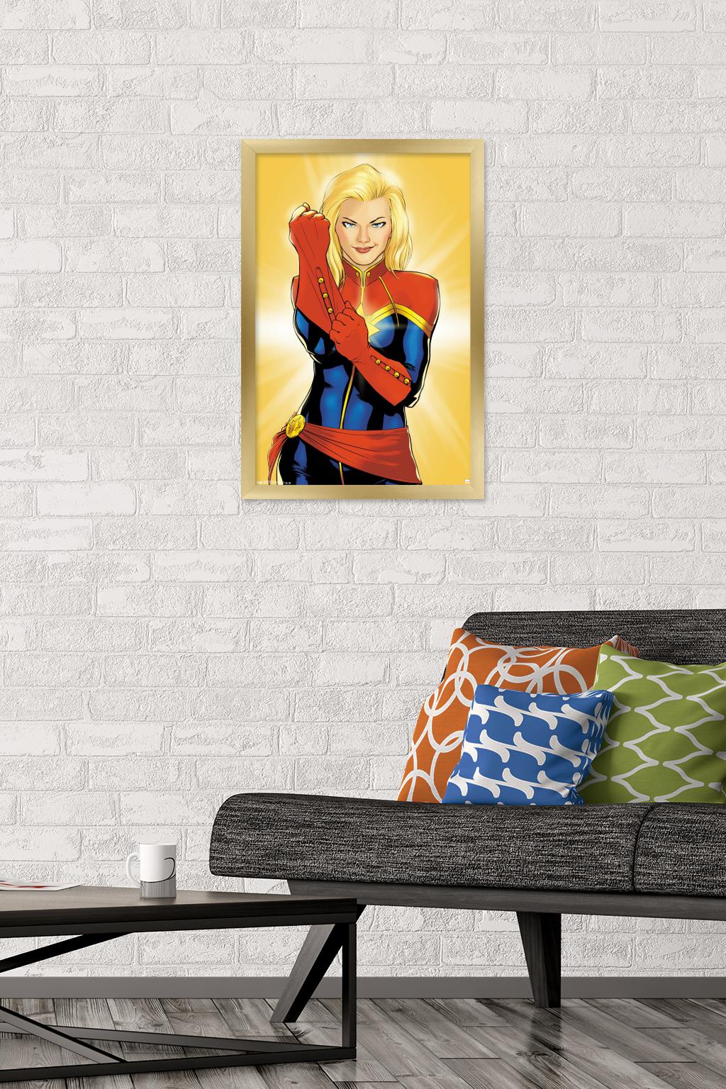 Marvel Cinematic Universe - Captain Marvel - Glove Wall Poster, 14.725" x 22.375", Framed