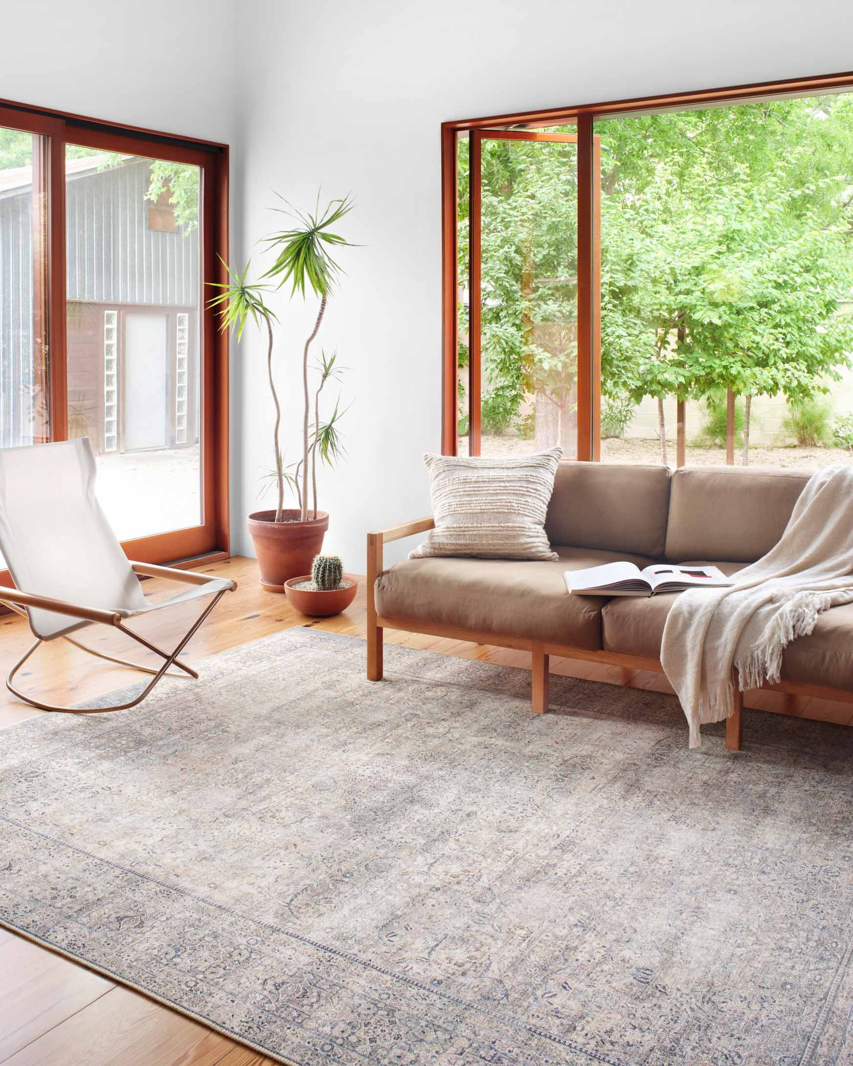 Loloi Wynter Silver / Charcoal 3'-6" x 5'-6" Accent Rug