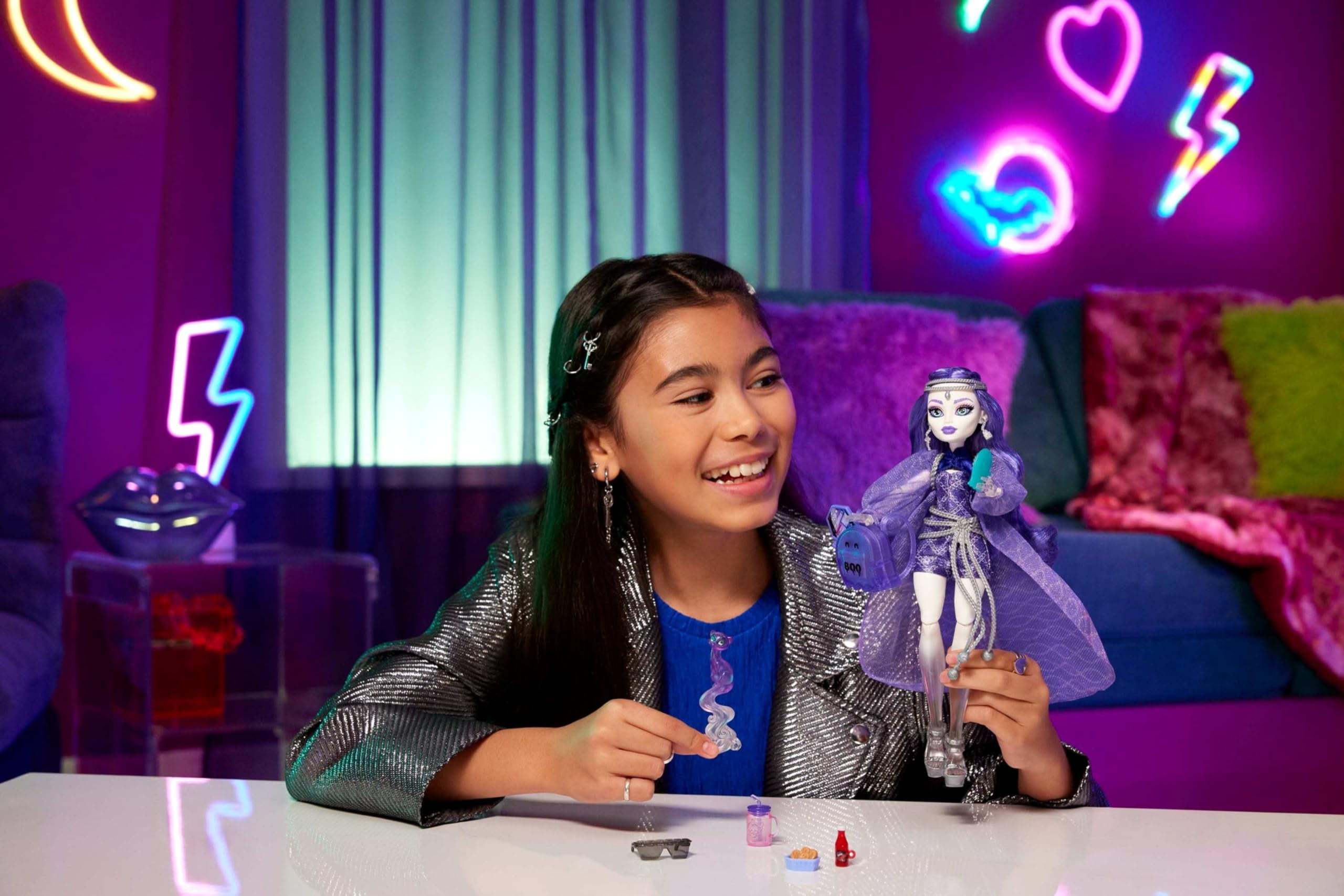 Monster High Spectra Vondergeist Doll with Pet Ferret Rhuen and Accessories Like Backpack, Tablet, Snacks and More
