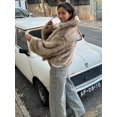 thumbnail image 5 of Abrigo corto de piel sintética para mujer, chaqueta suave, gruesa y cálida de manga larga con solapa, estilo informal, novedad de invierno, 2024, 5 of 5