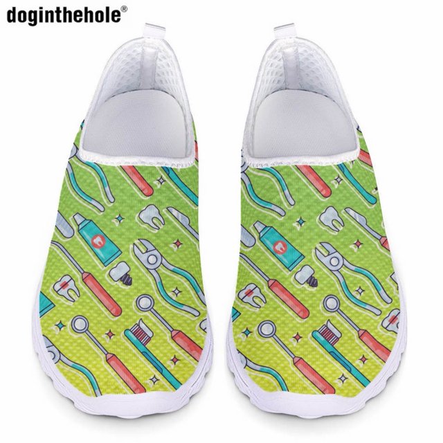 Zapatos casuales de verano para mujer de Doginthehole, zapatos de enfermería para hospital con degradado, zapatos planos de malla transpirables y livianos