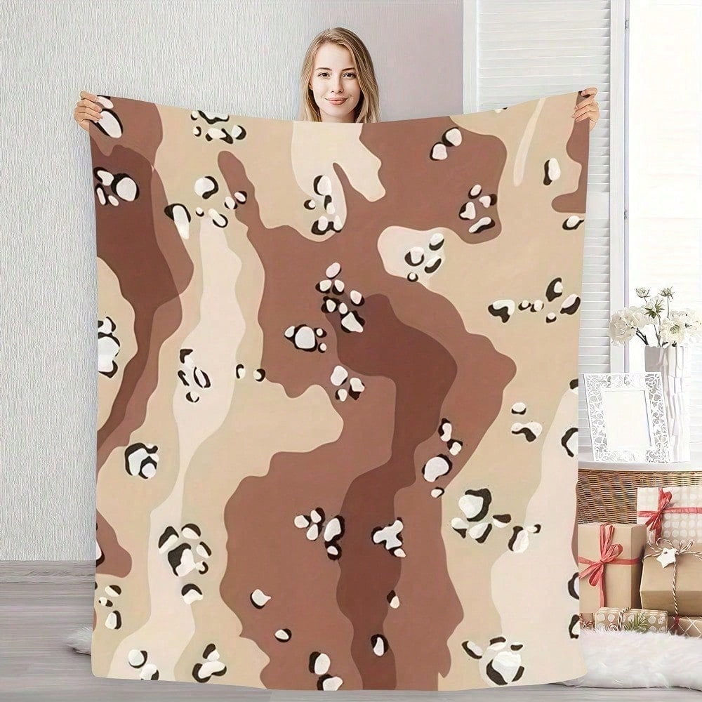 HELLOYOUNG Camouflage Flannel Throw Blanket Soft Cozy Lightweight All-Season Camping Travel Home Decor Unique Mixed Color Pattern with Stars Geometric Faces