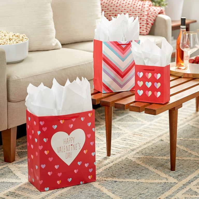 Hallmark Valentine's Day Assorted Size Gift Bags (8 Bags: 3 Small 6, 3  Medium 9, 2 Large 13) Hearts and Stripes 