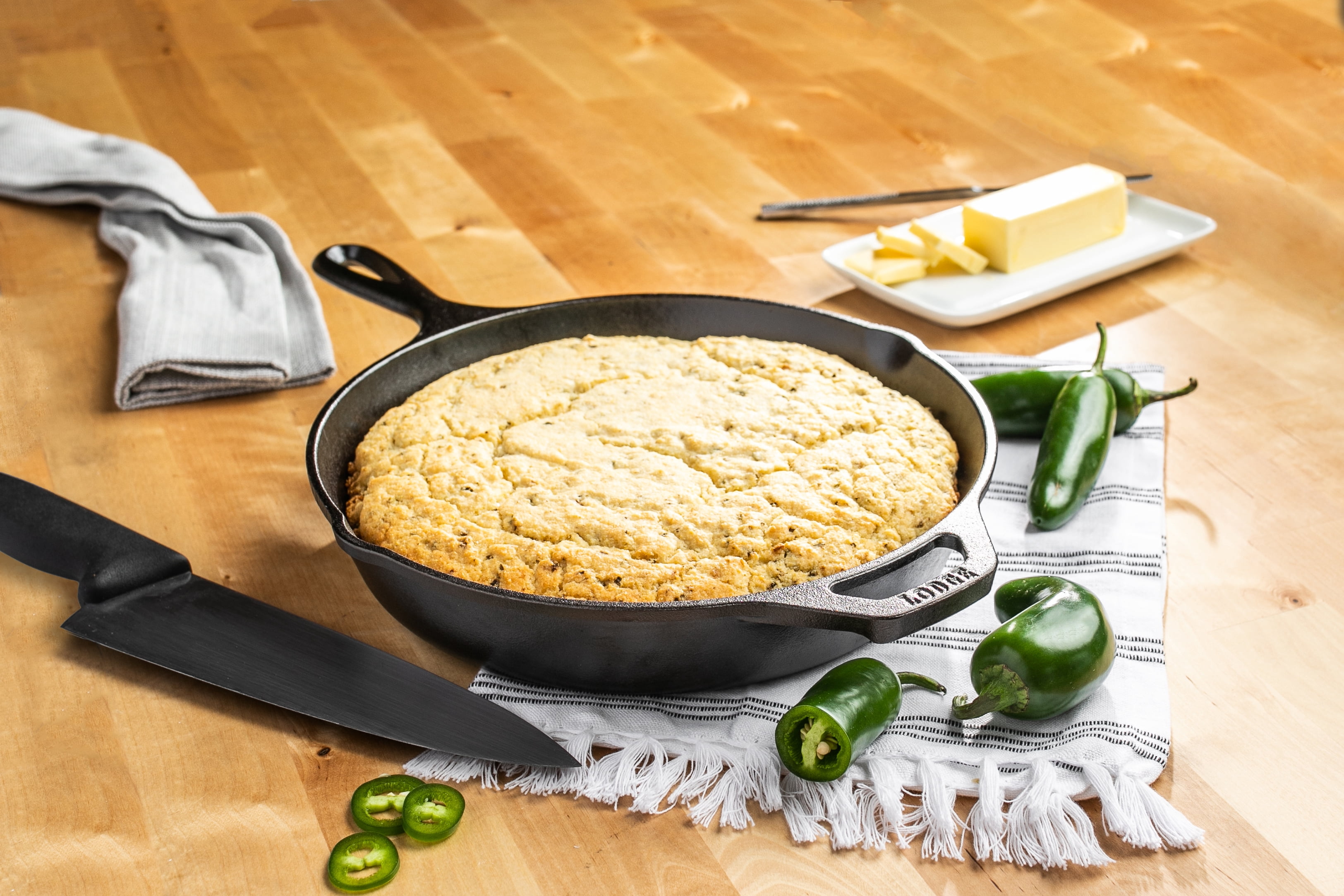 Lodge Hotshot Jalapeno Cornbread