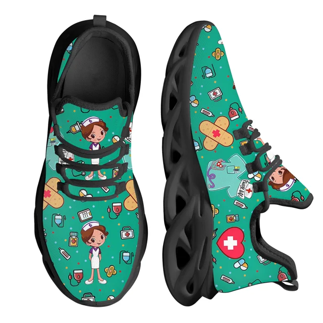 Zapatillas deportivas de malla con estampado de enfermera para mujer, calzado ligero y casual para correr, con patrón de suministros médicos
