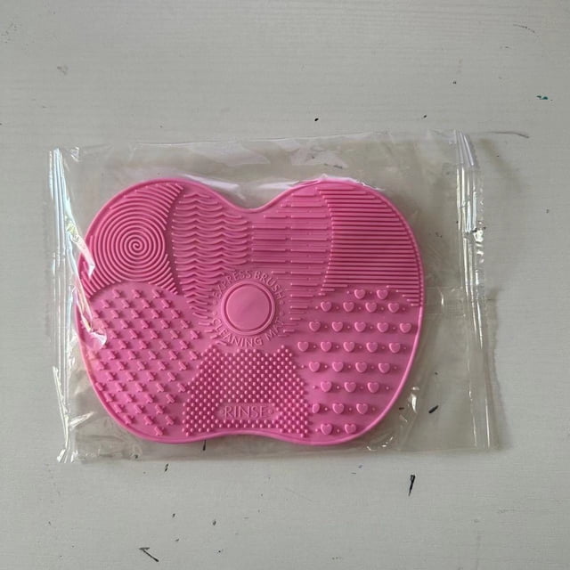 Apple-Shaped Makeup Brush Cleaner Pad, Silicone Brush Cleaning Mat with Suction Cup for Cosmetic Tools