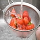 thumbnail image 5 of Juego de 3 coladores de alimentos de acero inoxidable de primera calidad, colador de malla fina, tamiz de harina y colador de té elaborado para colar pasta y quinua, 5 of 8