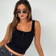 thumbnail image 5 of Sujetador Deportivo Henley de Canalé para Mujer - Top Corto de Yoga con Espalda Cuadrada y Relleno, con Almohadillas Integradas Negro S, 5 of 8