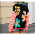 thumbnail image 2 of Suéter de cuello redondo con estampado floral for mujer, holgado, de manga larga, de punto estético, suéteres, 2 of 7