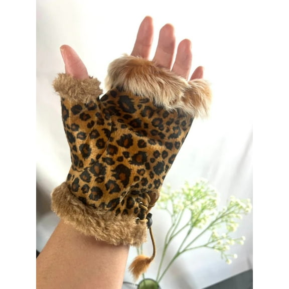 Luxurious Soft Touch Leopard Print Winter Gloves Warm Comfort Fit Fashion Accessory|SOL24A125