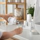 thumbnail image 3 of Dispensador de enjuague bucal Bivclaz Glass 500 ml con portavasos blanco, 3 of 7