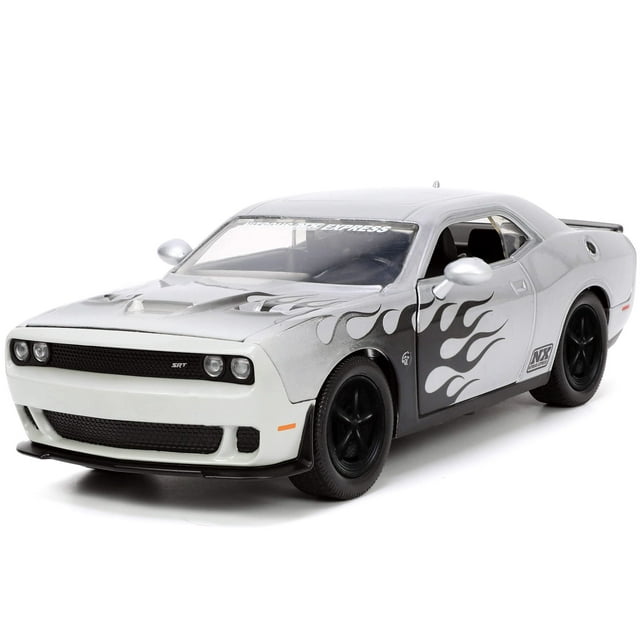 Coche fundido a presión Jada Toys Big Time Muscle 1:24 2015 Dodge Challenger SRT Hellcat Silver/Black Flames