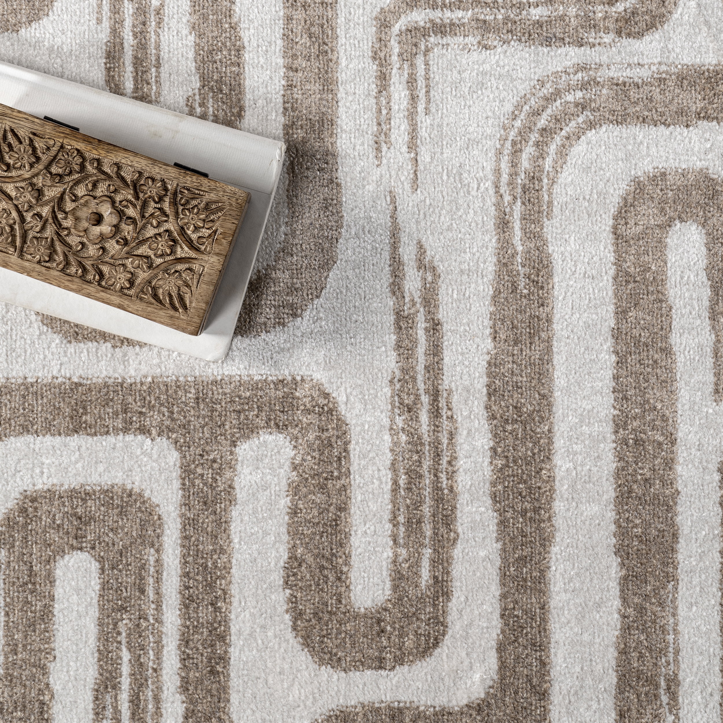 nuLOOM Carmel Transitional Machine Washable Area Rug, 5' 3" x 8', Beige