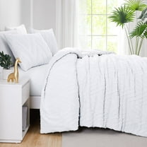 Southshore Fine Living, Inc. Clipped Jacquard Comforter Bedding Set Down Alternative All-Season Warmth, Soft Cozy Bedspread 3-Piece with Two Matching Shams, Chevron White, King/California King