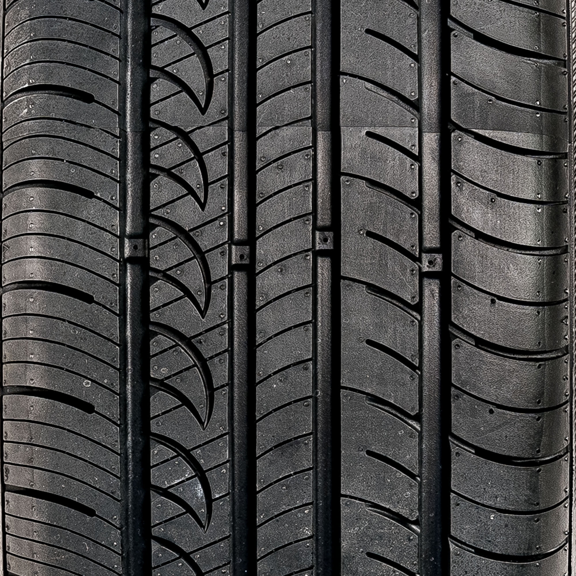 Vantage UHP All Season 225/55R18 98V Passenger Tire