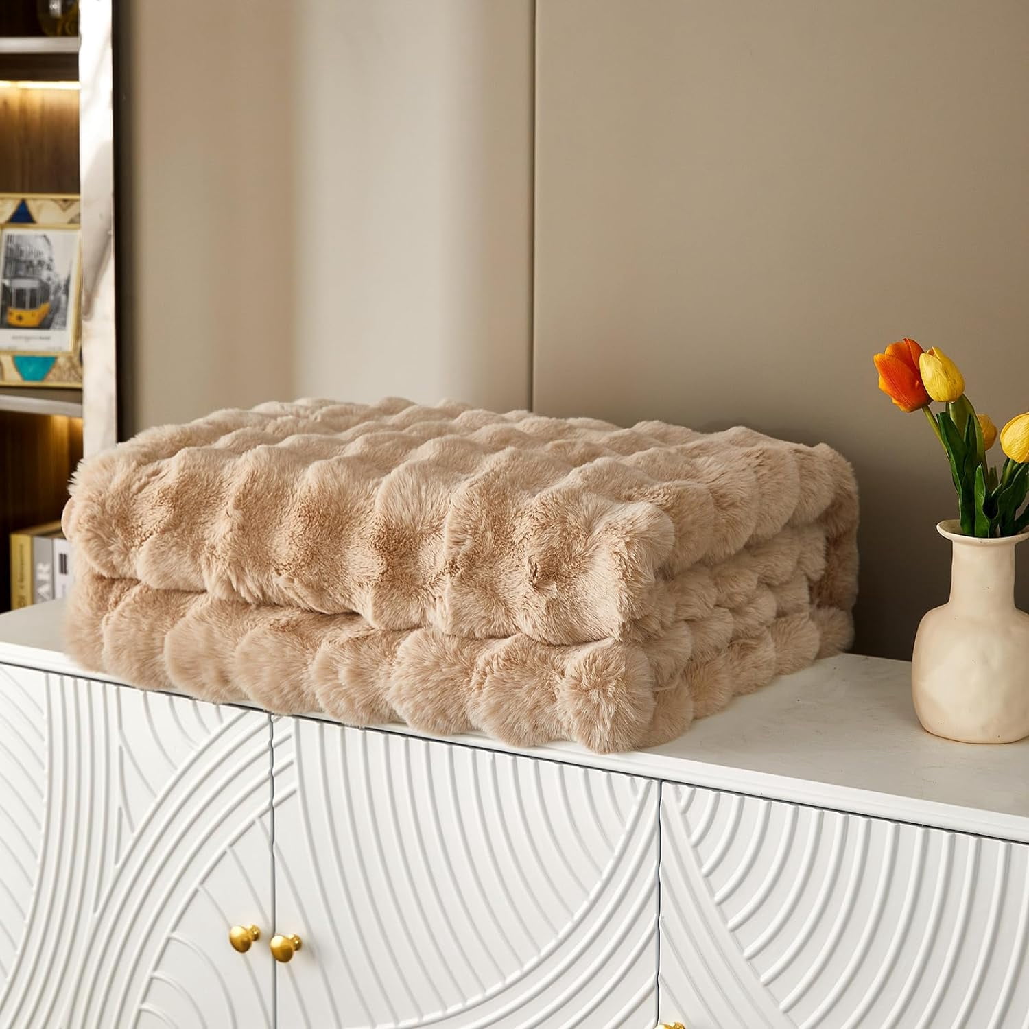 TOPCHANCES Faux Fur Throw Blankets, Soft Luxury Plush Blanket, Fleece Throw Blanket for Sofa Couch, Light Coffee, 78*63inches