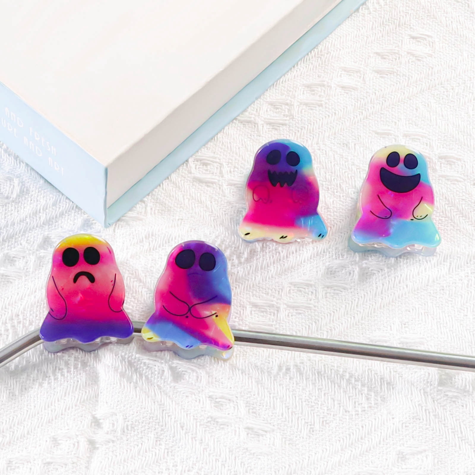 Halloween Hair Clips for Women Girls Cute Pumpkin Ghost Hair Claw Clips for Thin/Thick Hair Acrylic Hair Accessorie for Dance,Halloween Outfits Themed Parties Fall Hair Clips Halloween Gifts