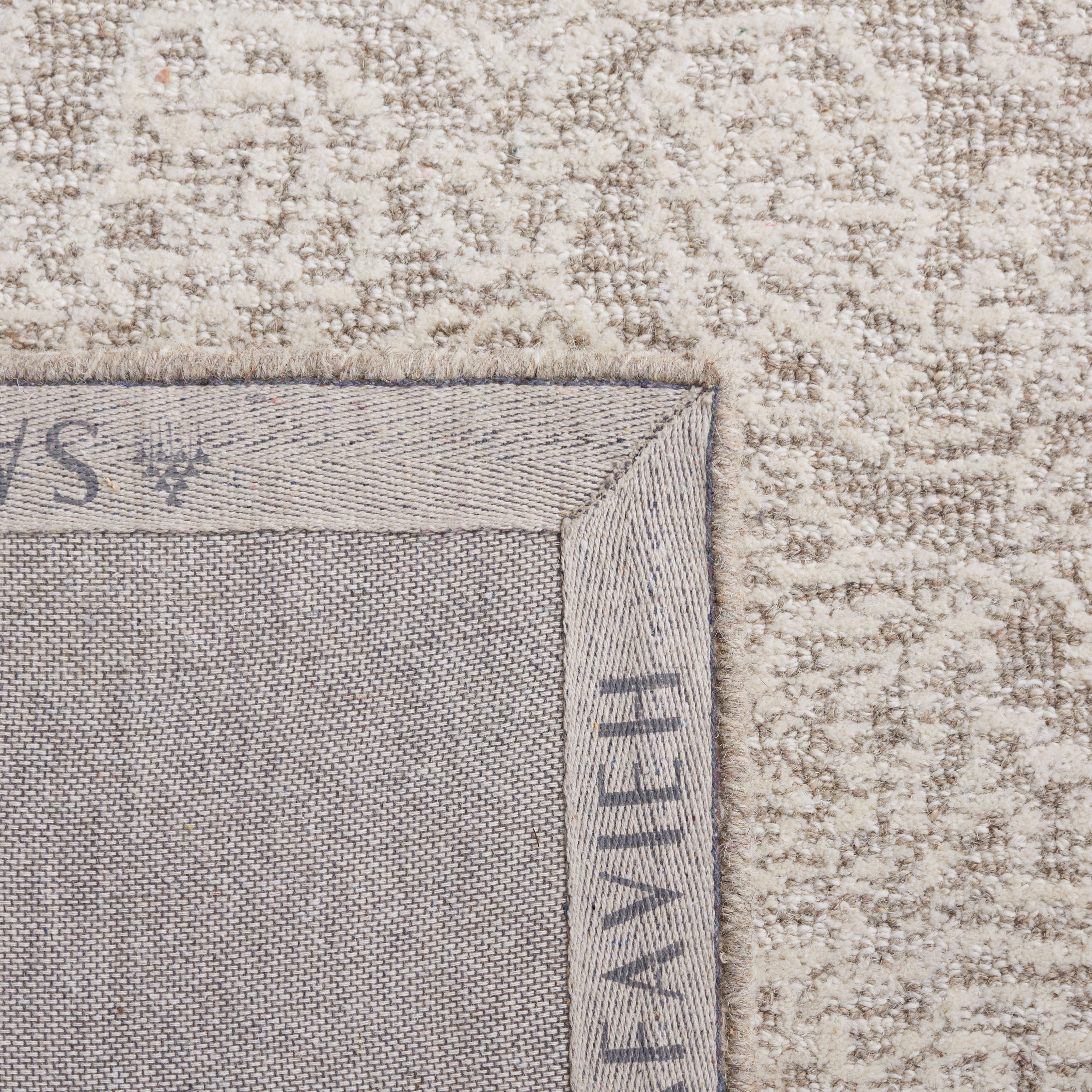 SAFAVIEH Metro Aditi Medallion Runner Rug, Natural/Ivory, 2'3" x 10'