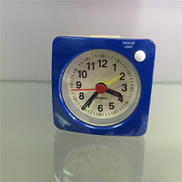 NiuDu Mini Alarm Clock, Bedside Clocks Non Ticking Battery Operated Lightweight Silent Clock Quiet Analog Clock with Snooze Nightlight for Traveling Backpacking