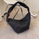 thumbnail image 1 of Bolso de mano grande acolchado para mujer, bolsa de hombro con patrón de golpes, cruzado, sólido, Asa superior, Ins, Invierno xuanjing  unisex, 1 of 2