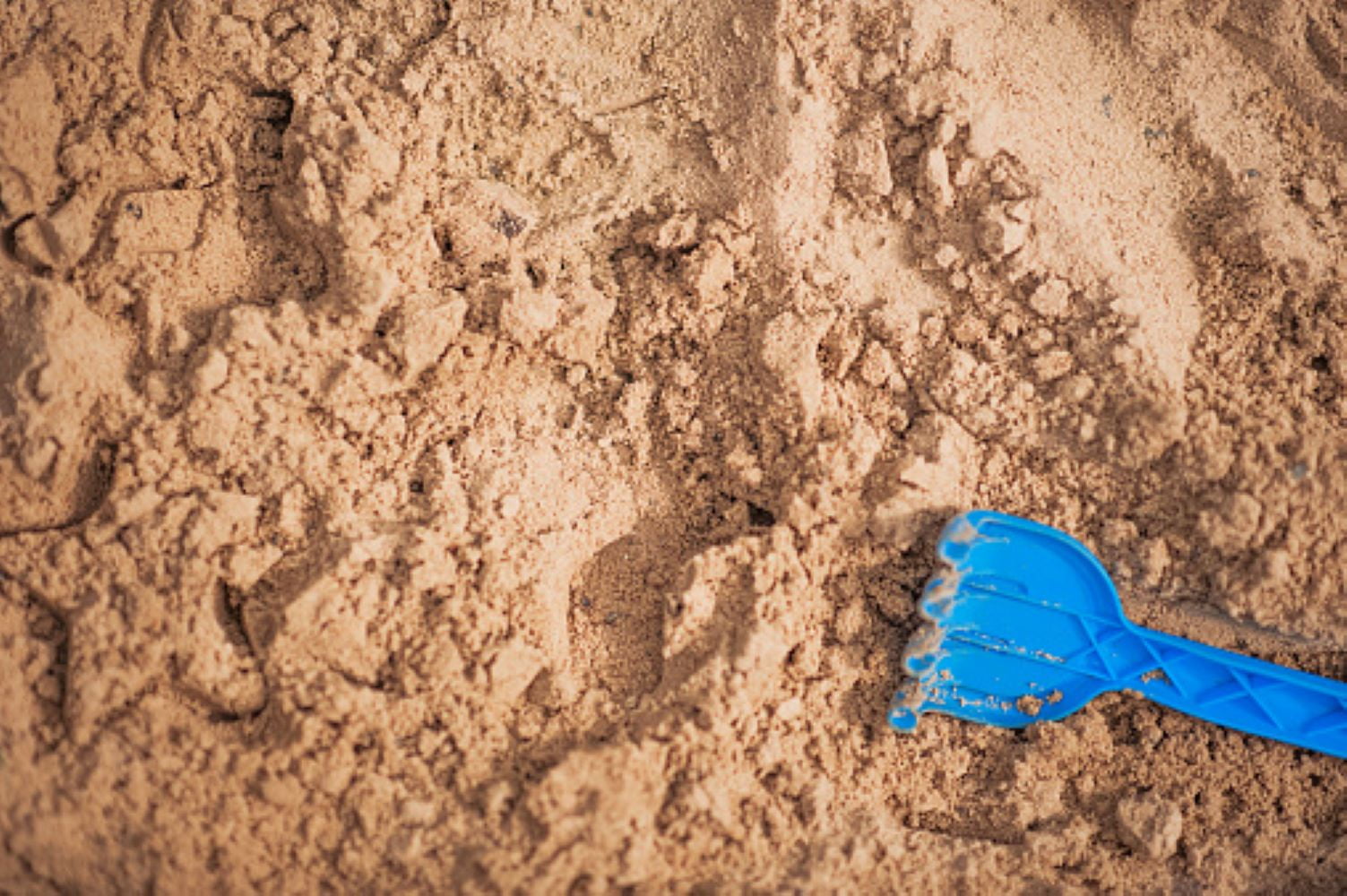 GardenTime Kid's and Recreational Play Sand, Children's Play Sand, 0.5 Cu. ft., Orange, Sandstone