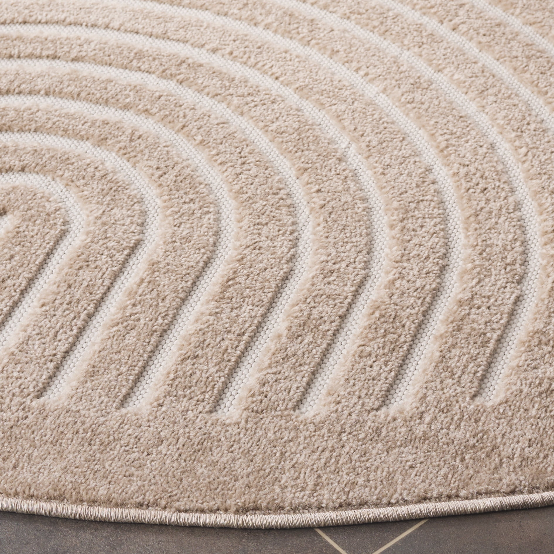 SAFAVIEH Stella Cameron Geometric Indoor/Outdoor Area Rug, Beige/Ivory, 6'7" x 6'7" Round