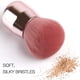 thumbnail image 4 of Brocha para base de maquillaje, grande, rosa, para polvos, plana, arqueada, premium, duradera, kabuki, perfecta para difuminar, para líquidos, cremas y polvos impecables, para pulir., 4 of 5