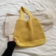 thumbnail image 5 of Bolso Mano Tejido para Mujer Hombro Con Flores A La Playa Verano () Amarillo, 5 of 6